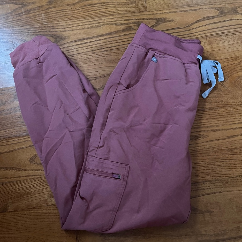 Figs High Waisted Zamora Jogger Scrubs.